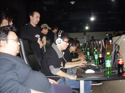 LPL春季赛今日海报比拼：RA-京疲力尽,WE-第十五战,TT-莫停歇