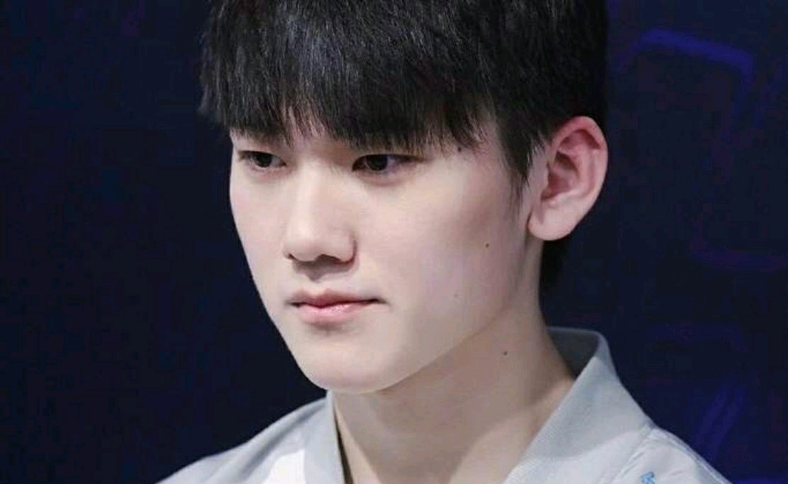 s1mple 复出与 Imperial Fe 进行表演赛